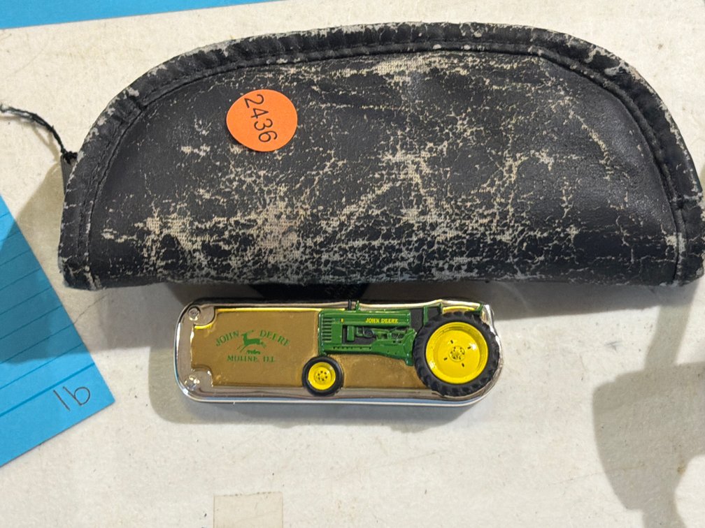 FRANKLIN MINT JOHN DEERE KNIFE AND CASE