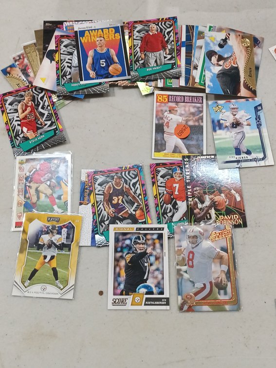 50+ AUTHENTIC SPORTS CARDS
