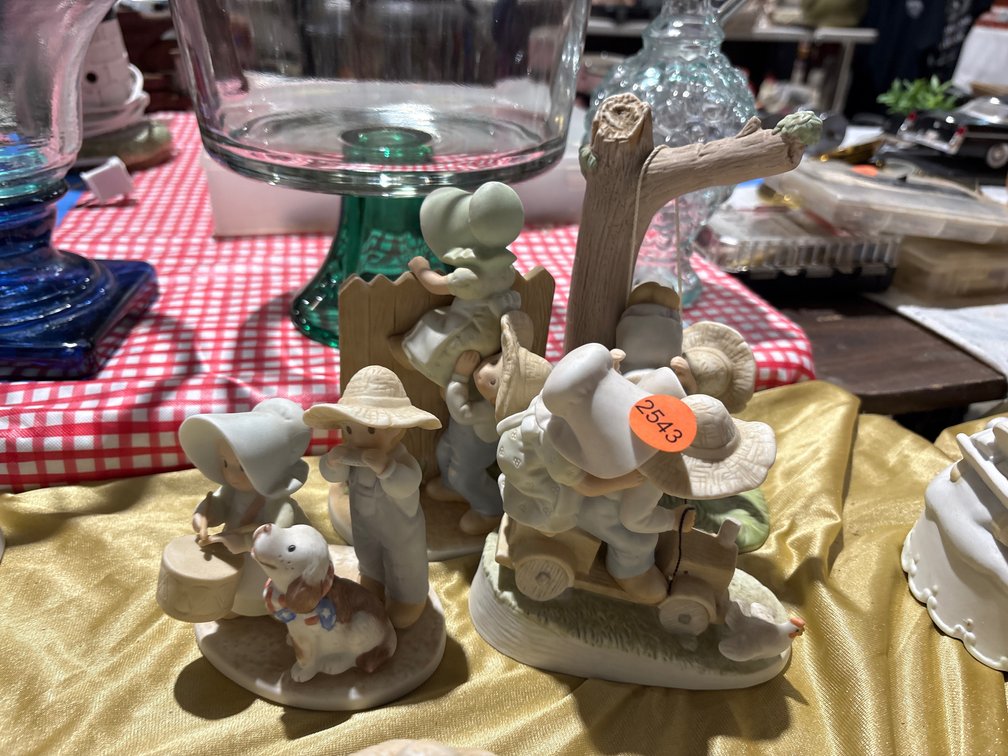 (4) CIRCLE OF FRIENDS FIGURINES