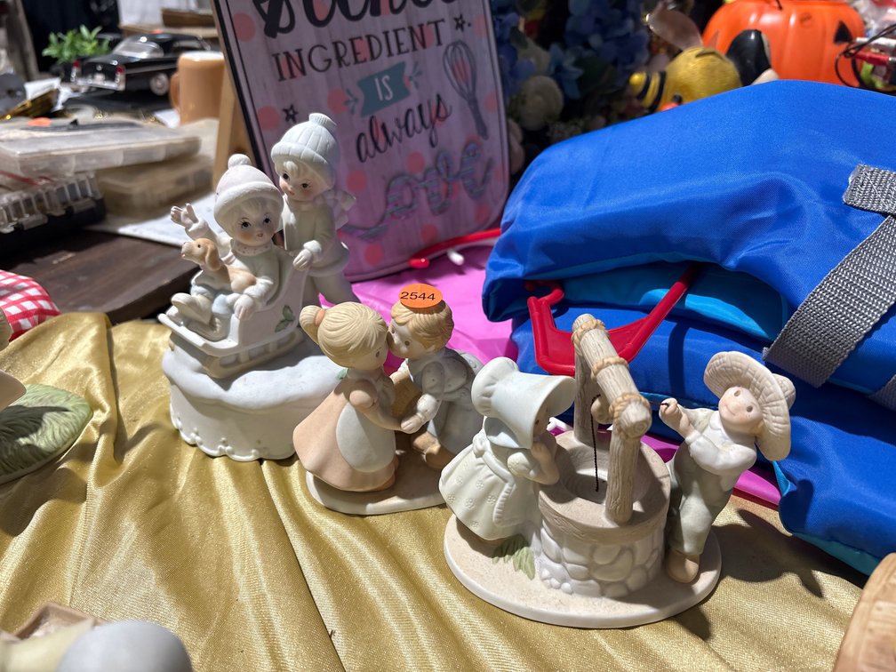 (2) CIRLCE OF FRIENDS FIGURINES & (1) MUSICAL FIGURINE