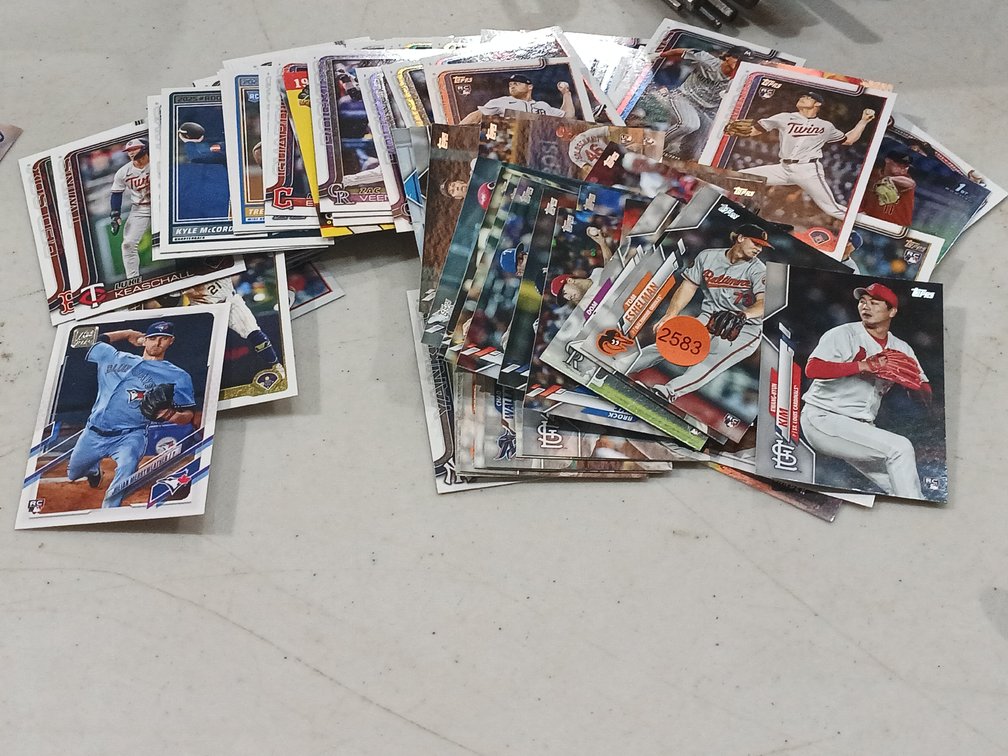 APPROX 100+ MLB ROOKIE CARDS