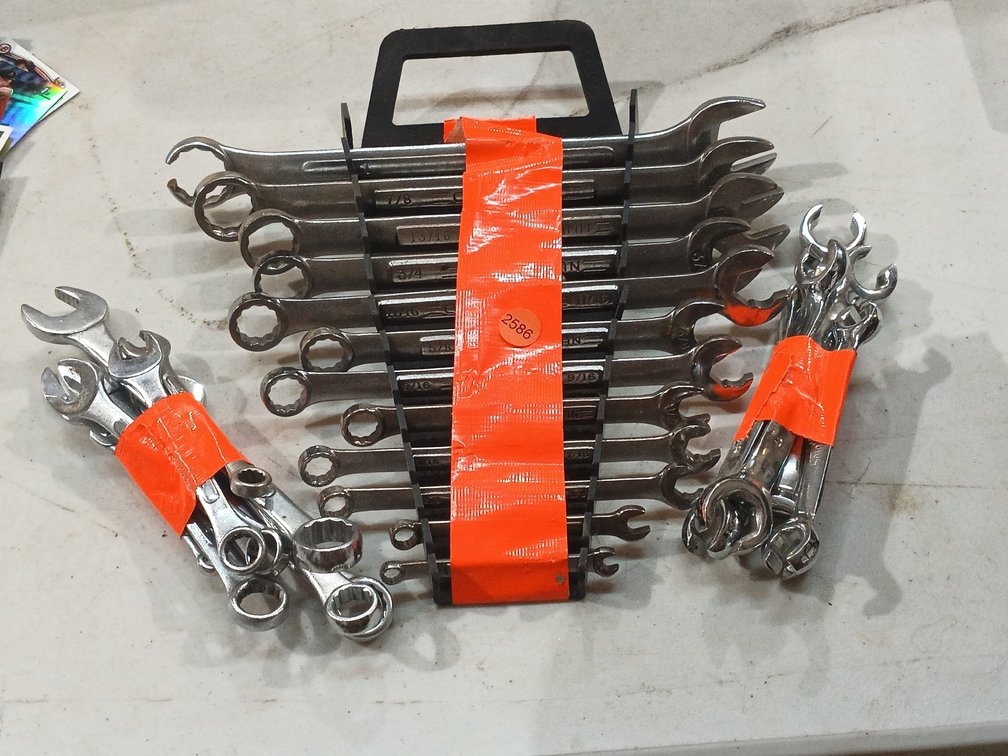 LOT OF WRENCHES VARIOUS SIZES