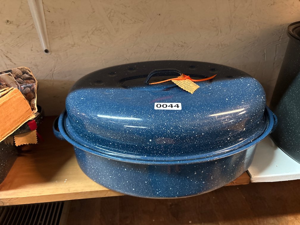 VINTAGE USA BLUE ENAMEL ROASTER