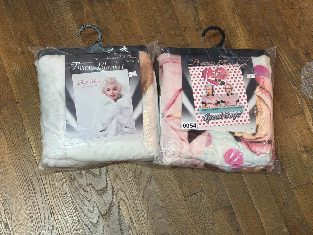 I LOVE LUCY & MARYLYN MONROE BLANKETS