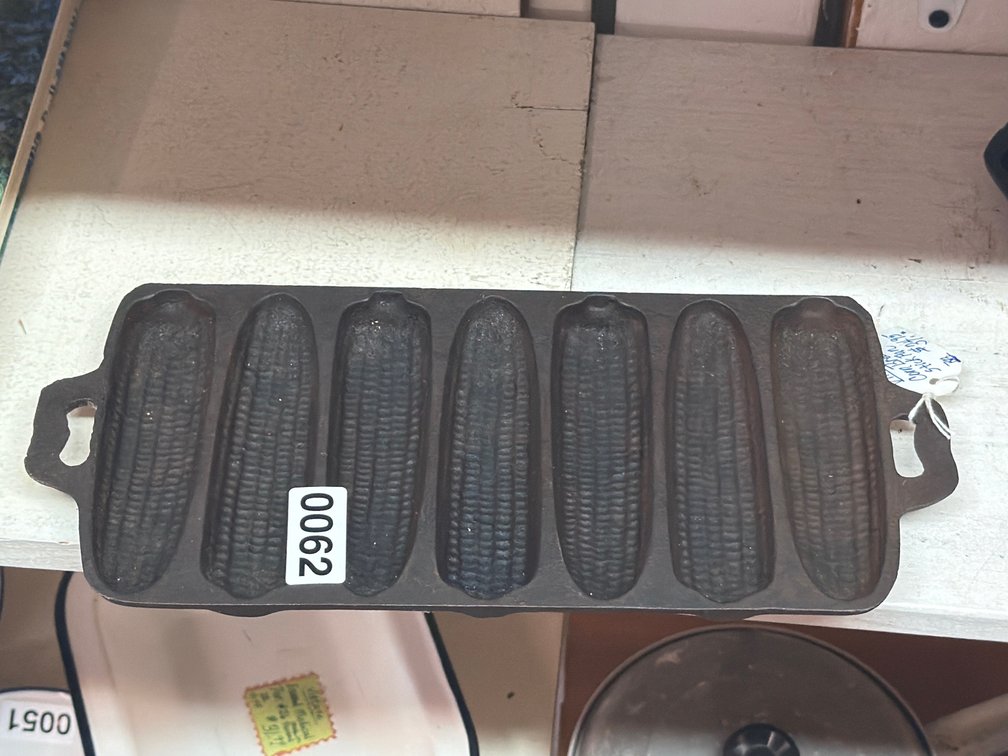VINTAGE CAST IRON CORNBREAD STICK PAN