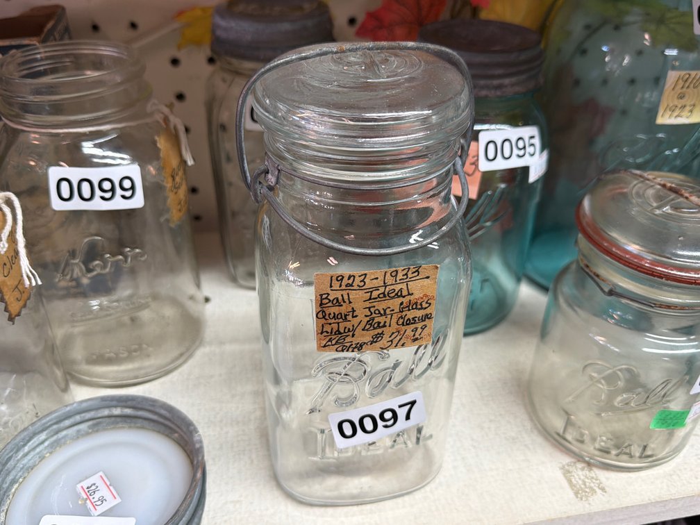 1923-1933 BALL IDEAL QUART JAR