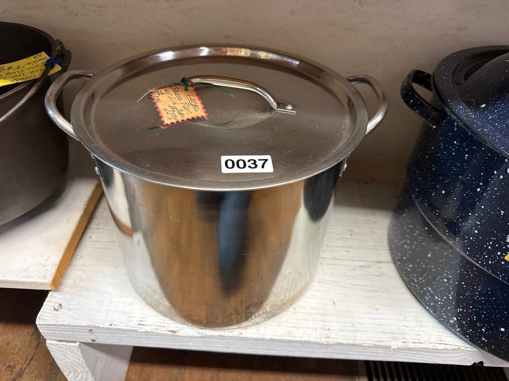 STAINLESS SAUCE PAN WITH LID