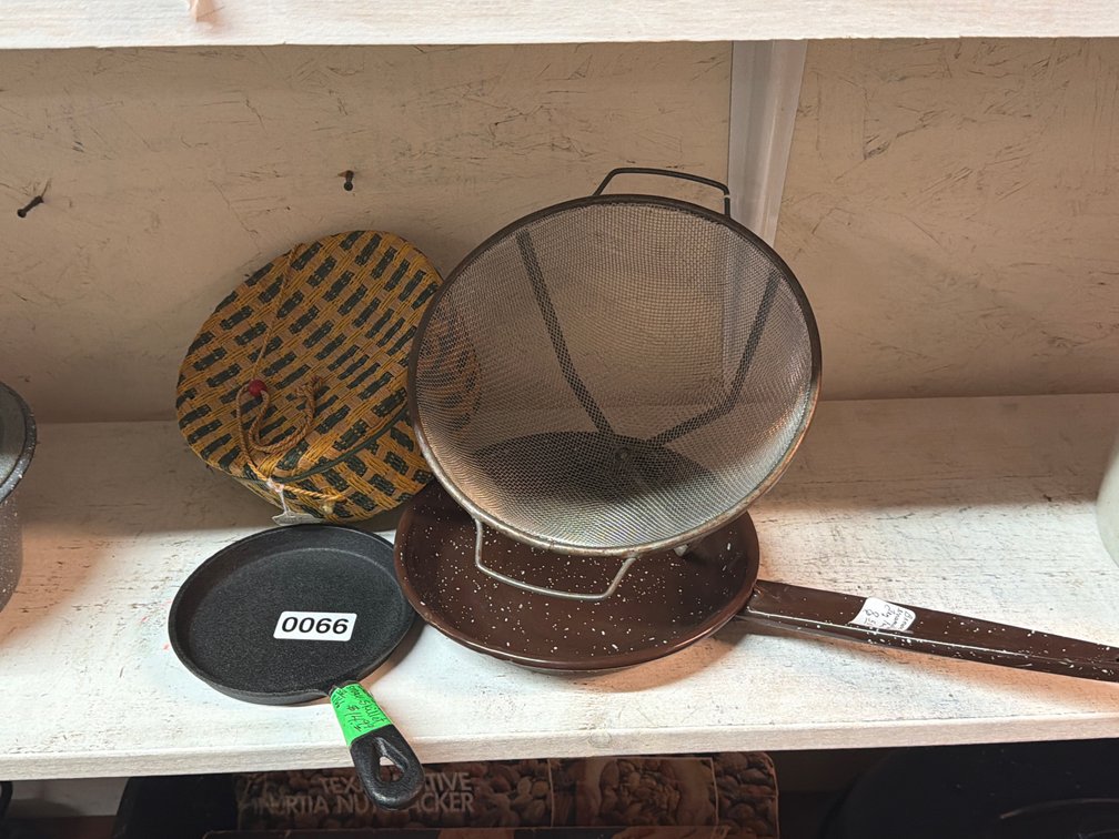 SMALL CAST IRON SKILLET , ENAMEL SKILLET, ETC