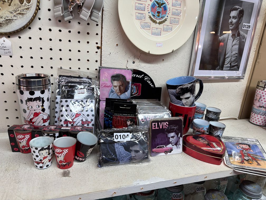 ELVIS & BETTY BOOP ITEMS
