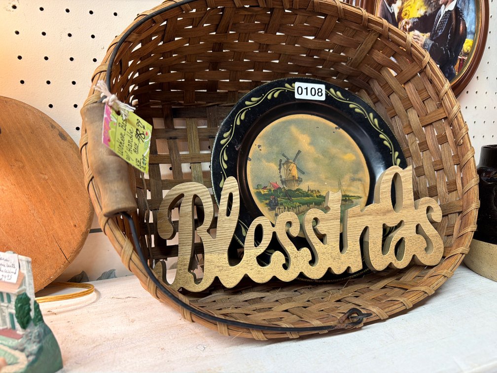 WICKER BASKET W/ HANDLE, BLESSINGS DECOR, DECORATIVE PLATE