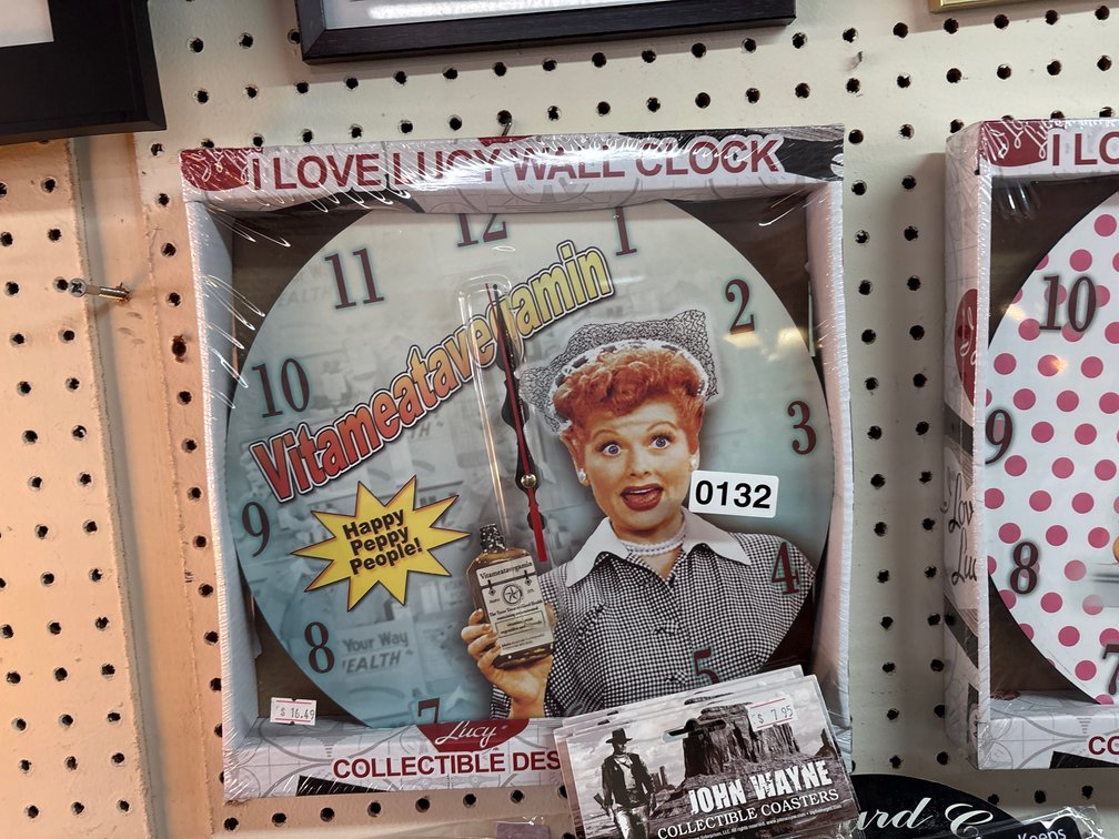 I LOVE LUCY WALL CLOCK
