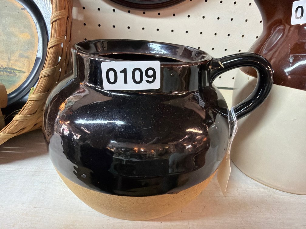 STONEWARE BEAN POT W/ HANDLE