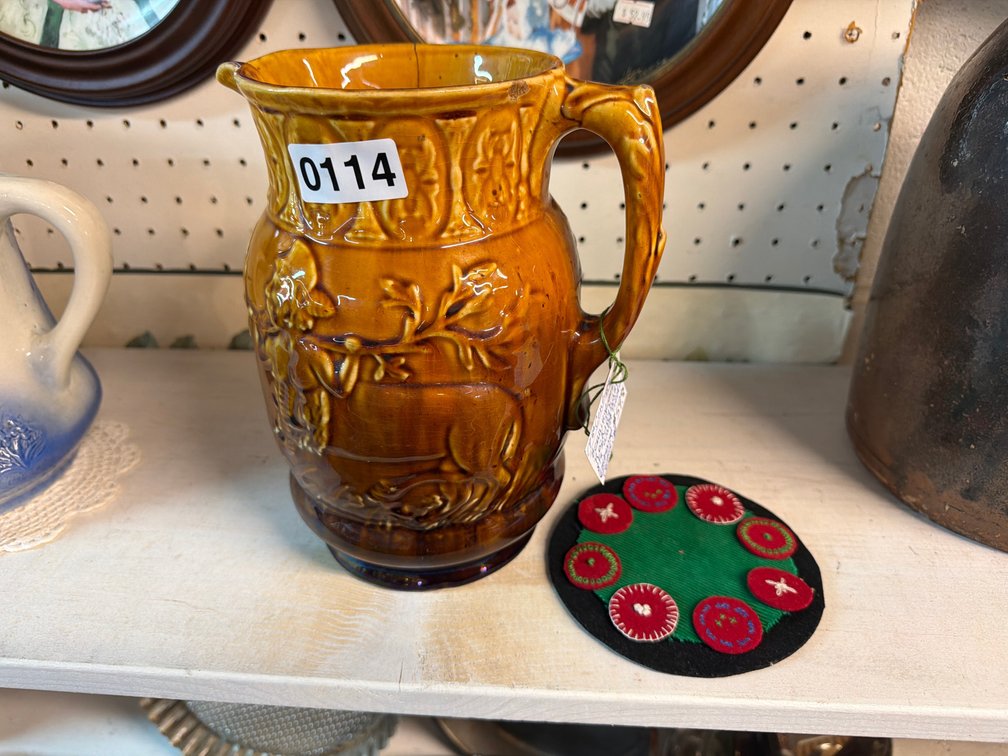 BENNINGTON ROCKINGHAM 8.5” WATER PITCHER
