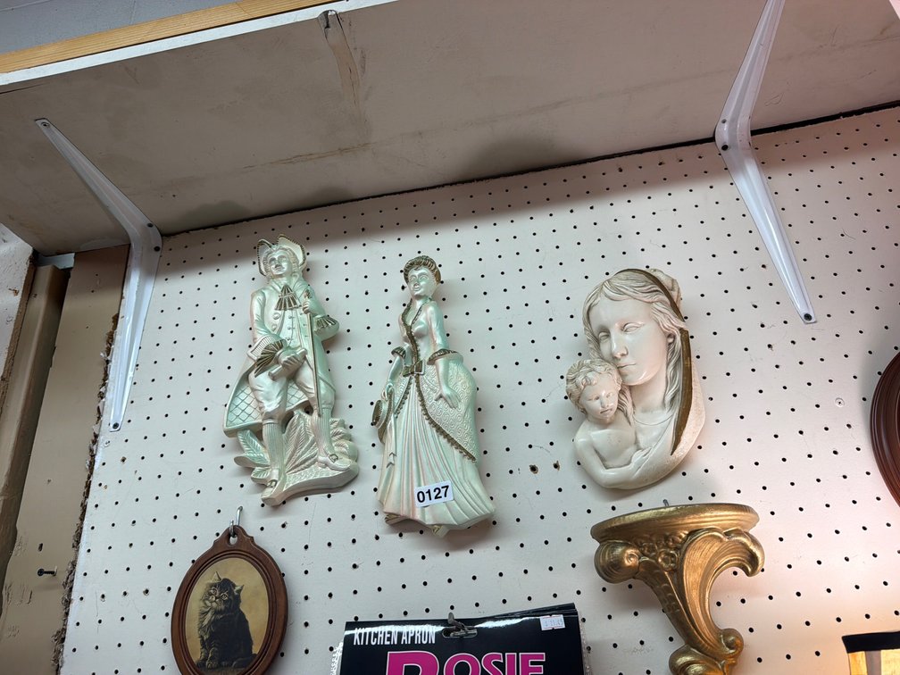VINTAGE WALL DECOR
