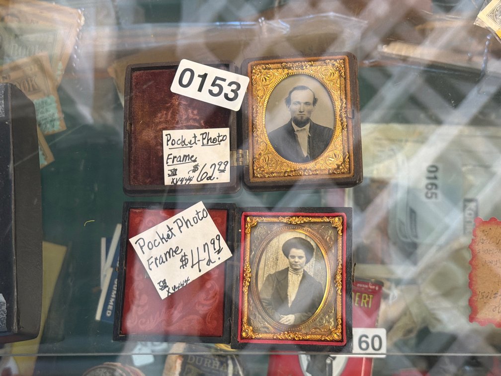 POCKET PHOTO FRAMES