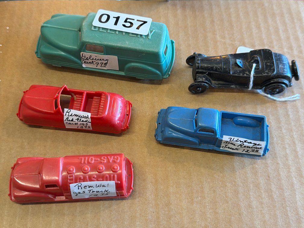 LOT OF RENWAL CARS