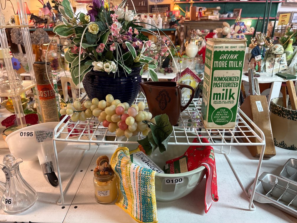 LOT OF VARIOUS VINTAGE ITEMS