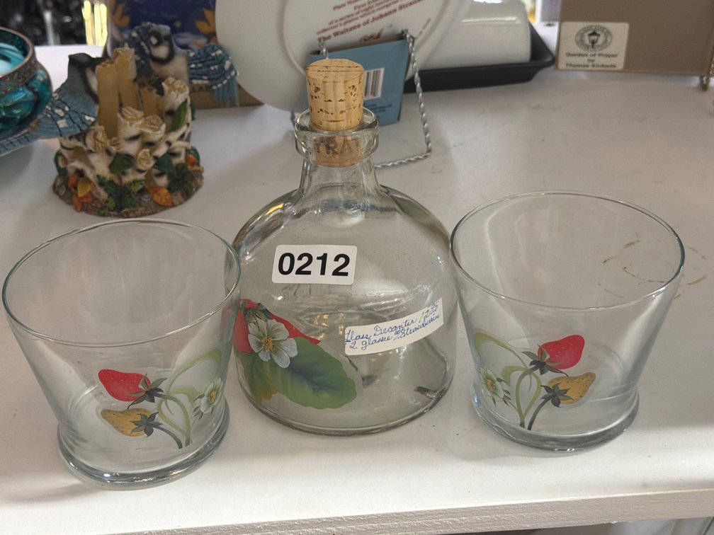 GLASS DECANTER AND CUPS