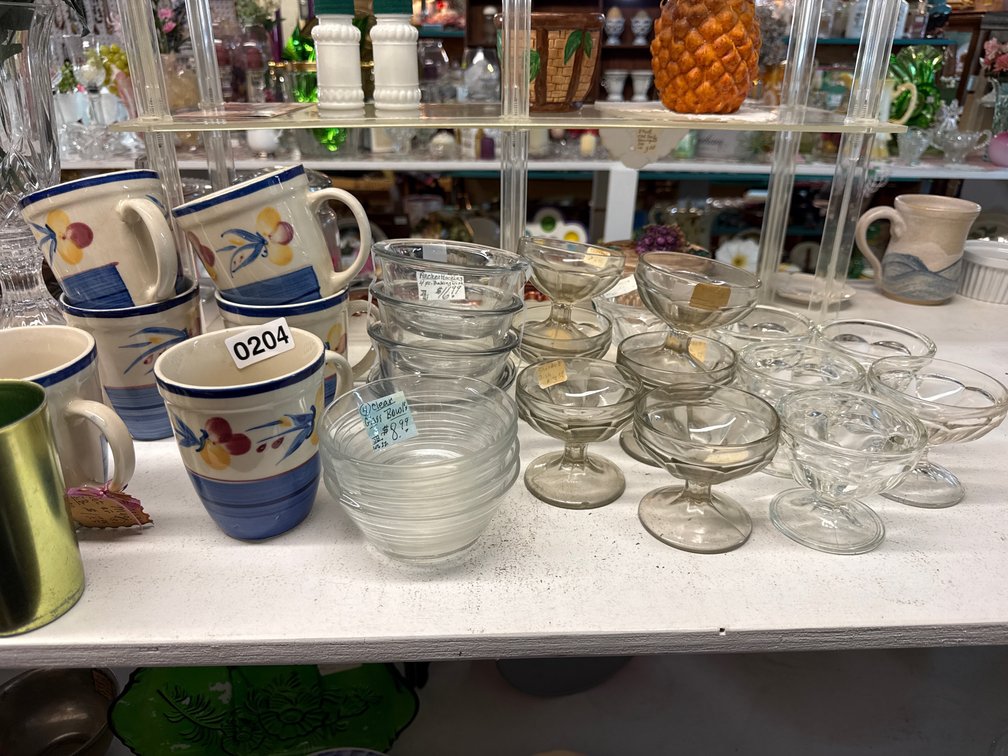 VINTAGE DESSERT DISHES/ SMALL GLASS BOWLS/MUGS ETC