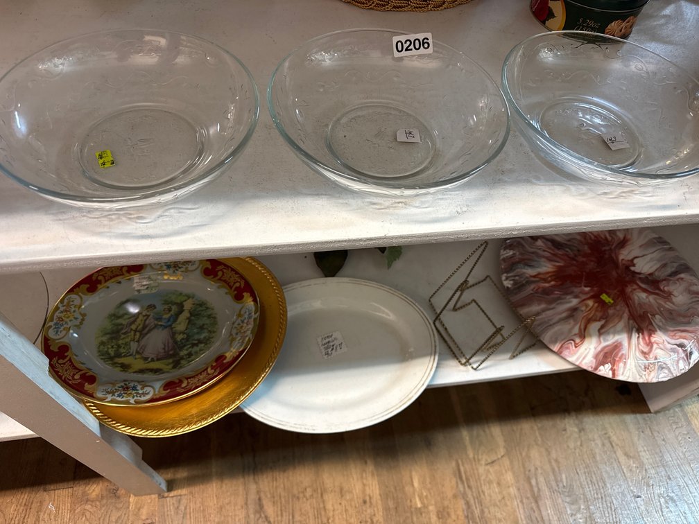 VARIOUS BOWLS TRAYS AND PLATTERS