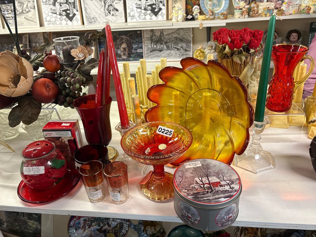 LOT OF VARIOUS GLASSWARE, ETC.