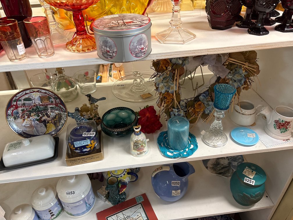 LOT OF VARIOUS VINTAGE ITEMS