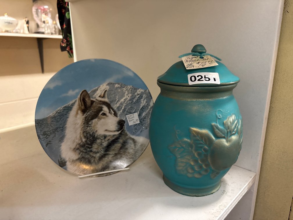 APPLE JAR & WOLF PLATE