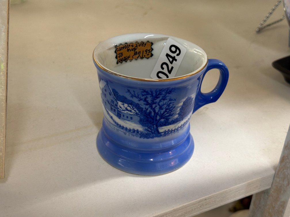 CURRIER & IVES MUG