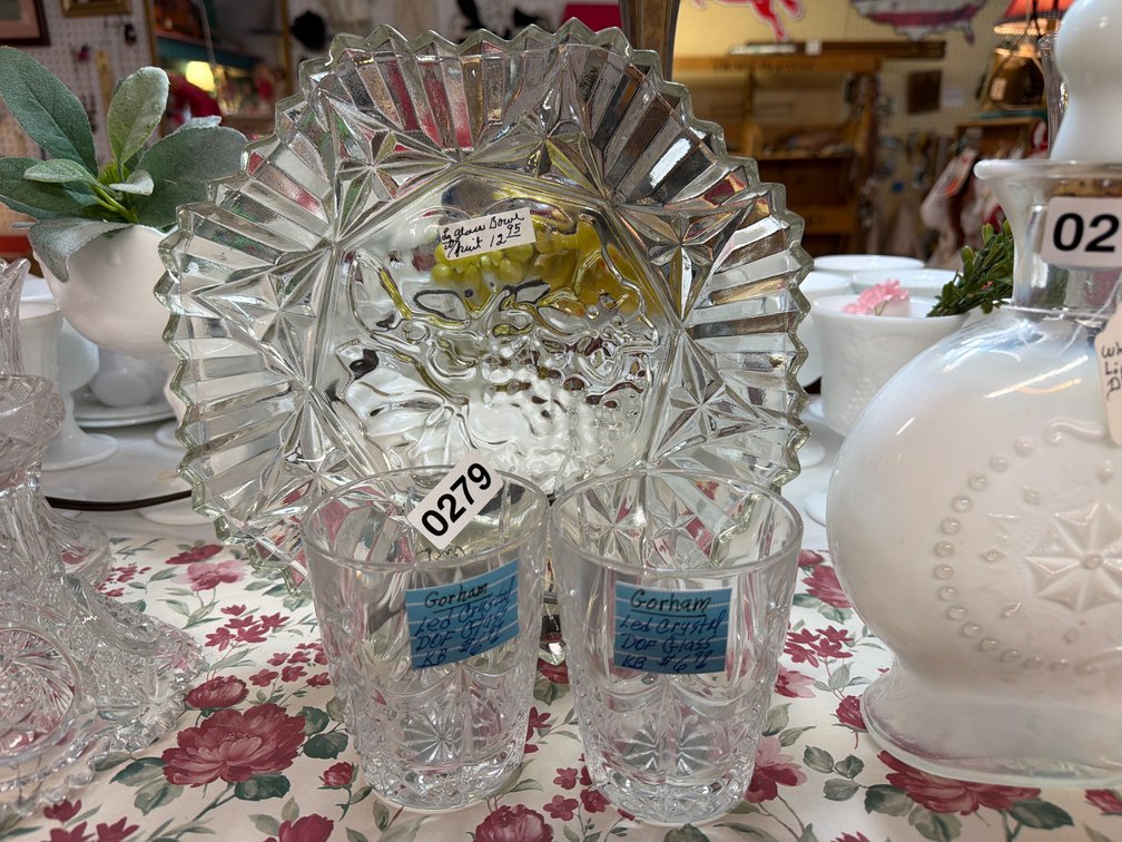 GLASS FRUIT BOWL, GORHAM CRYSTAL GLASSES