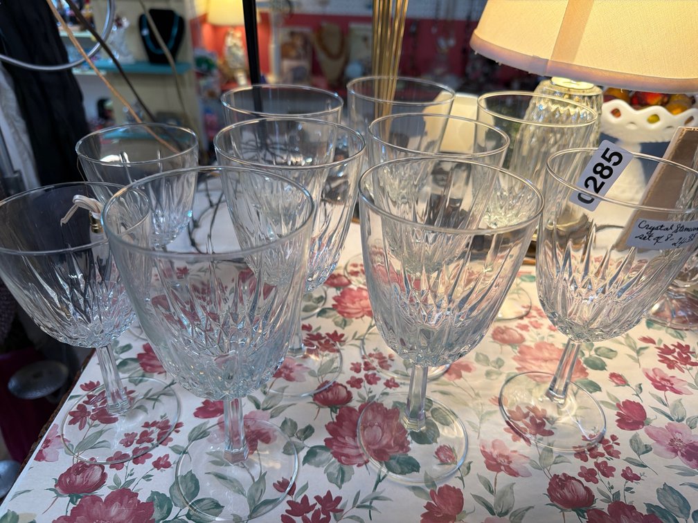 (8) CRYSTAL STEMWARE