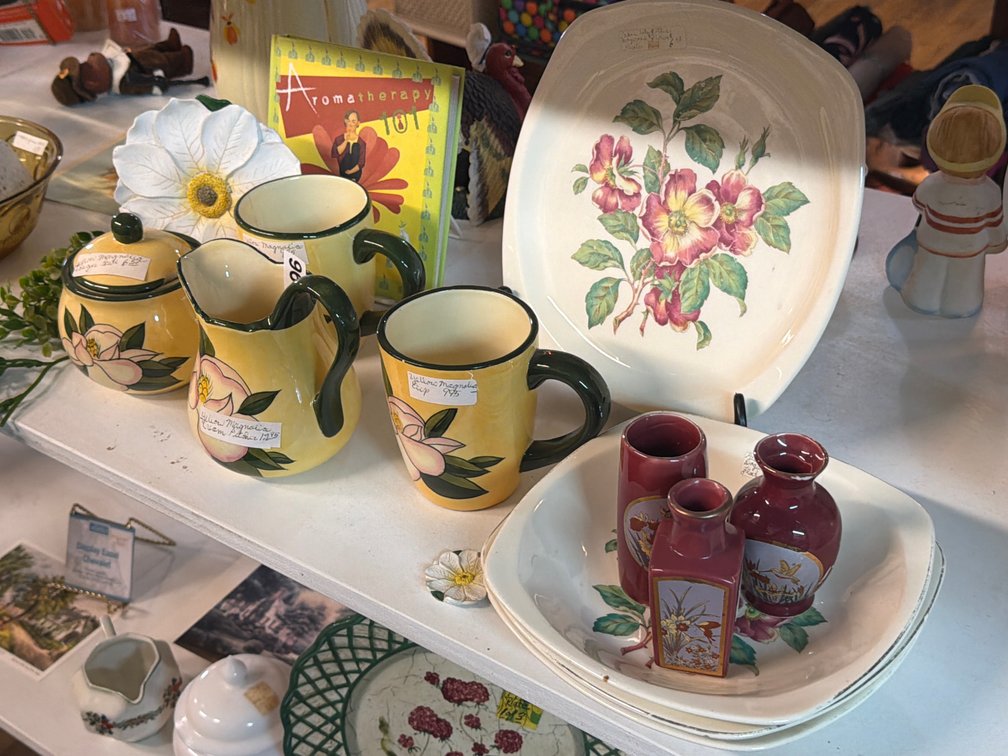 MAGNOLIA SUGAR , CREAMER BOWLS , CUPS , PLATES