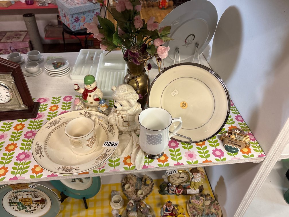 LOT OF VARIOUS VINTAGE ITEMS