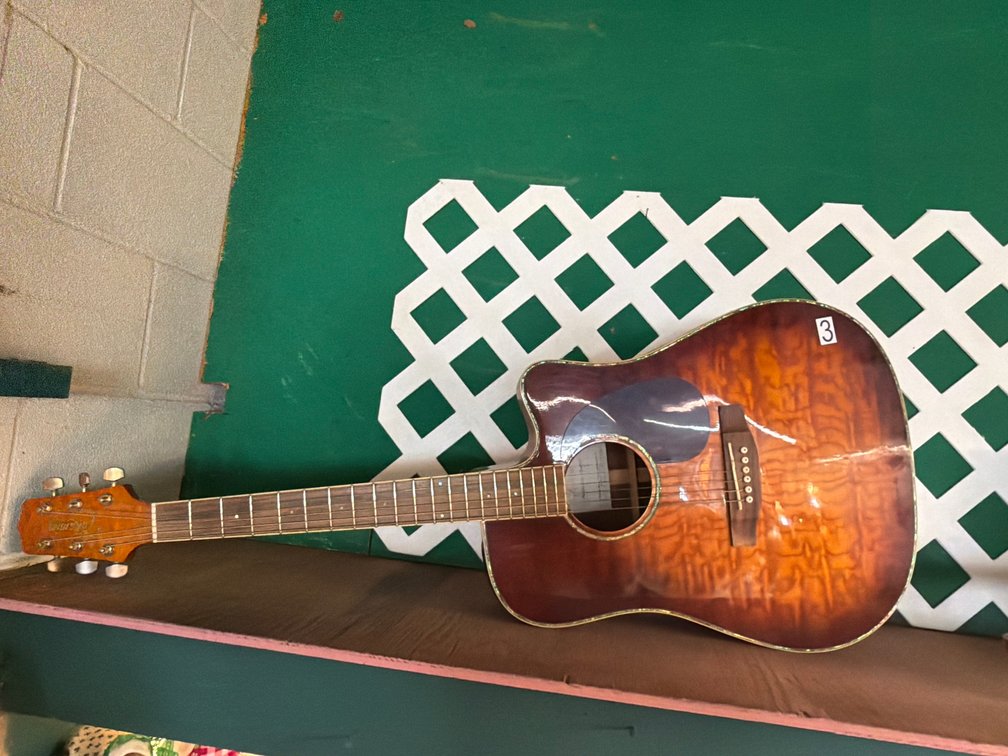 TAKAMINE ACOUSTIC GUITAR