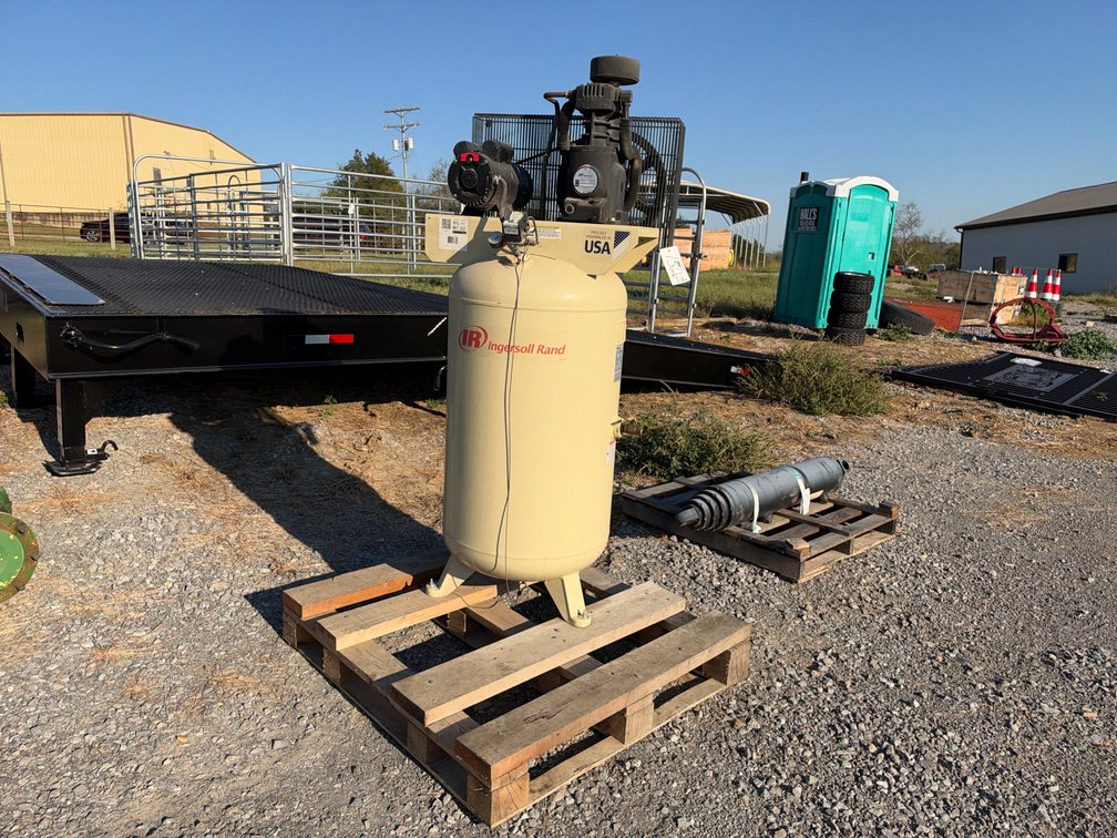 INGERSOLL RAND 80 GALLON AIR COMPRESSOR