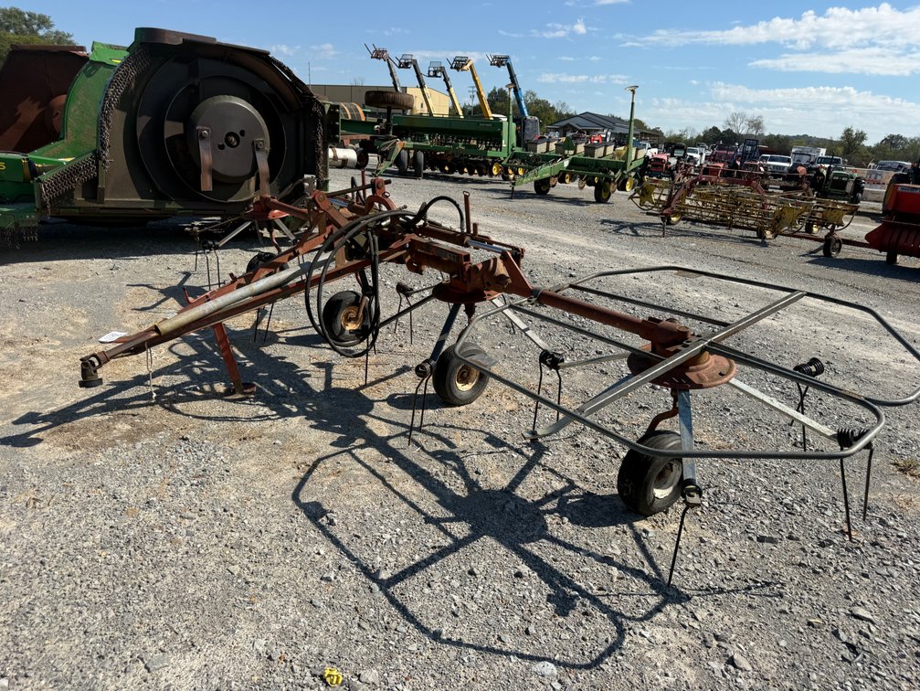 AGCO 4 BASKET TEDDER