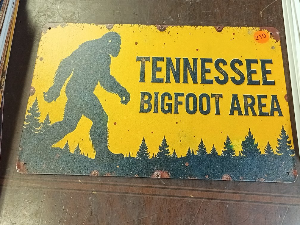 TENNESSEE BIG FOOT SIGN