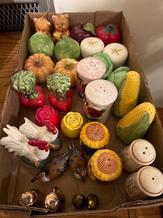 LOT OF SALT AND PEPPER SHAKERS