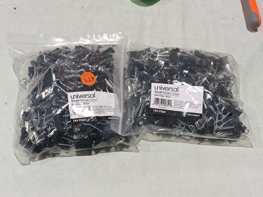 UNIVERSAL SMALL BINDER CLIPS
