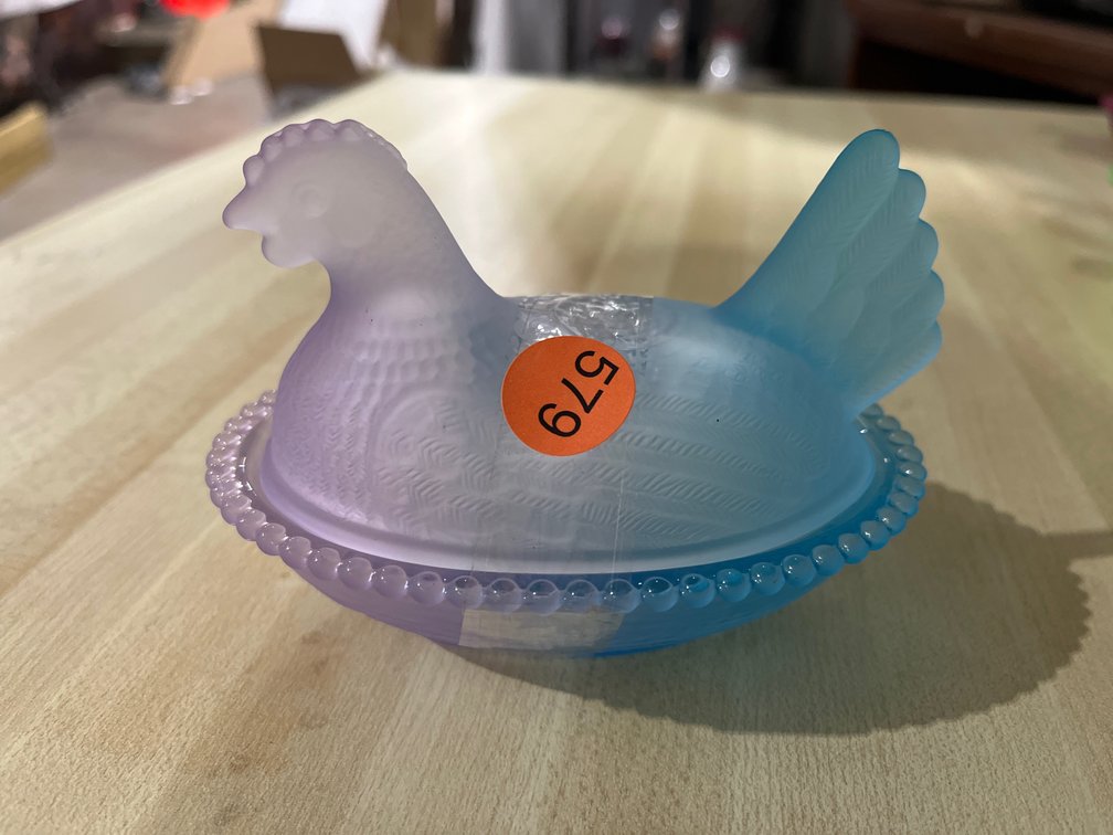 GLASS HEN ON NEST