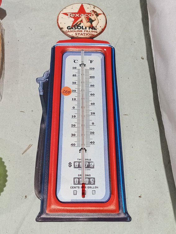 TEXACO METAL THERMOMETER