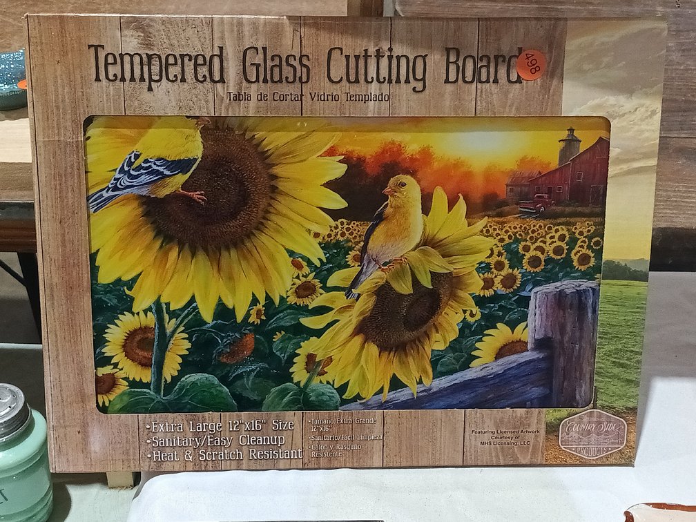TEMPERED GLASS CUTTING BOARD