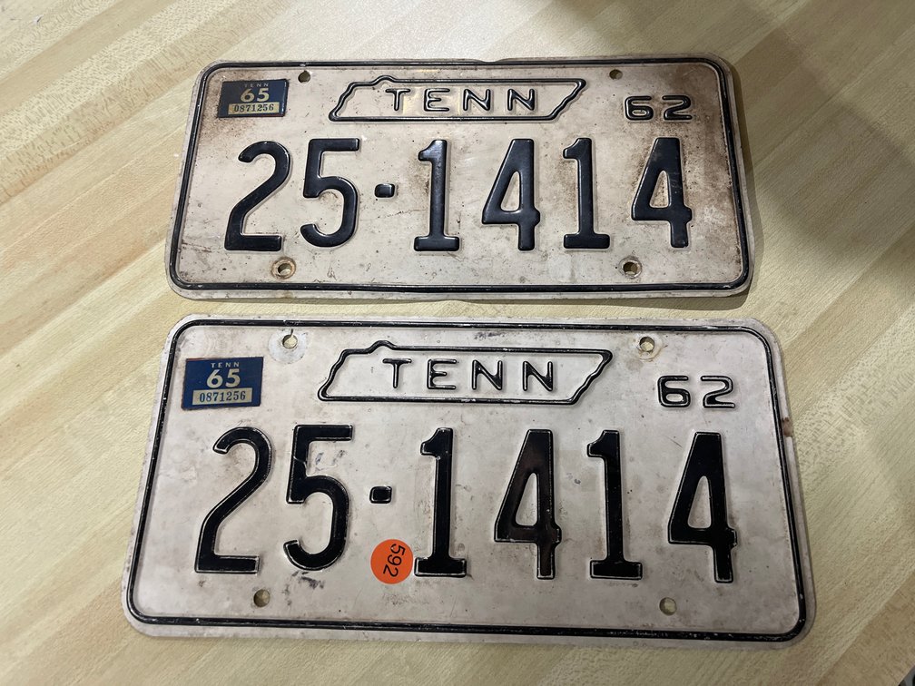 VINTAGE LICENSE PLATES
