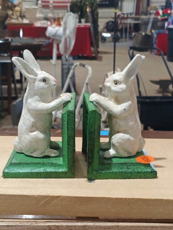 RABBIT BOOK ENDS