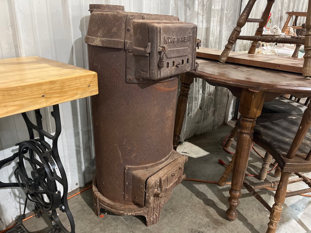 VINTAGE KING-0-HEAT CAST IRON STOVE