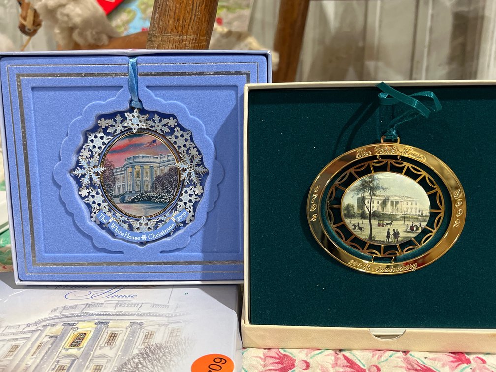 (2)WHITE HOUSE HISTORICAL ASSOCIATION ORNAMENT