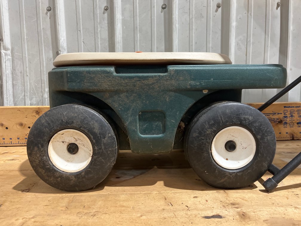 GARDENING STOOL