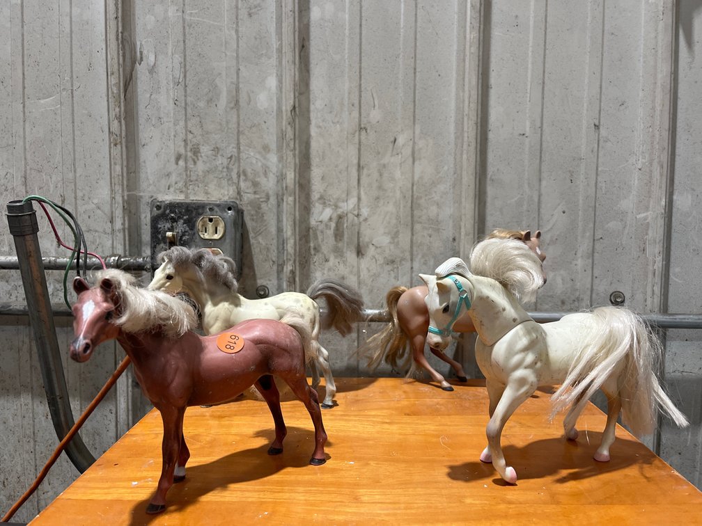 TOY HORSES (4)