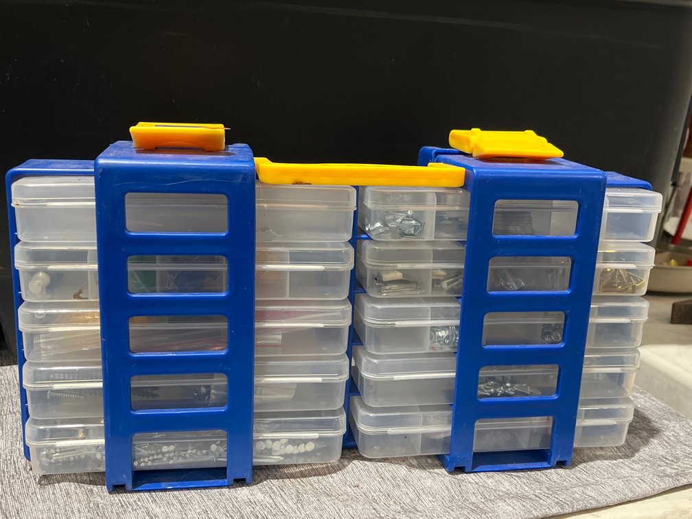 ORGANIZER WITH CONTENTS
