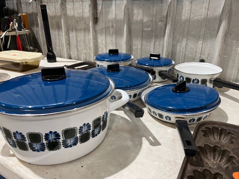 ANTIQUE AUSTRIA EMAIL UNIVERSAL ENAMEL COOKWARE