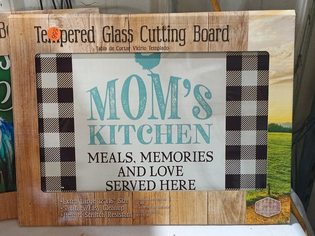 TEMPERED GLASS CUTTING BOARD